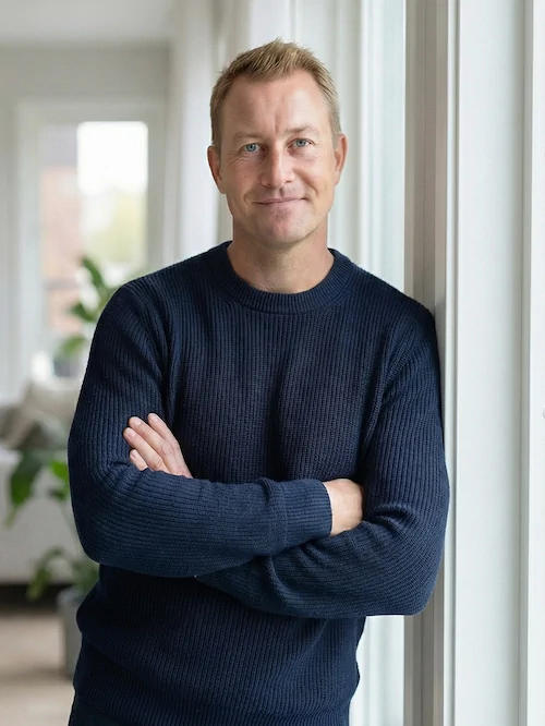 Lydstudie nær København – Producer ved tastatur. – Lydstudiet